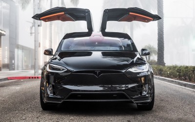 Η Tesla θέλει να παραδώσει 30.000 αυτοκίνητα σε 15 μέρες