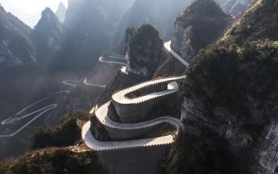 To ηλεκτρικό Volkswagen ID.R πάει για ρεκόρ στον «Δρόμο προς τον Παράδεισο»