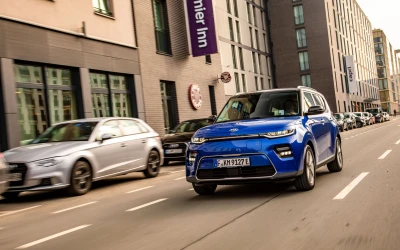 ΟΔΗΓΟΥΜΕ στη Γερμανία το νέο Kia e-Soul