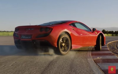 Συνελήφθη και είπε στον αστυνομικό: “Είναι Ferrari, πάει γρήγορα”