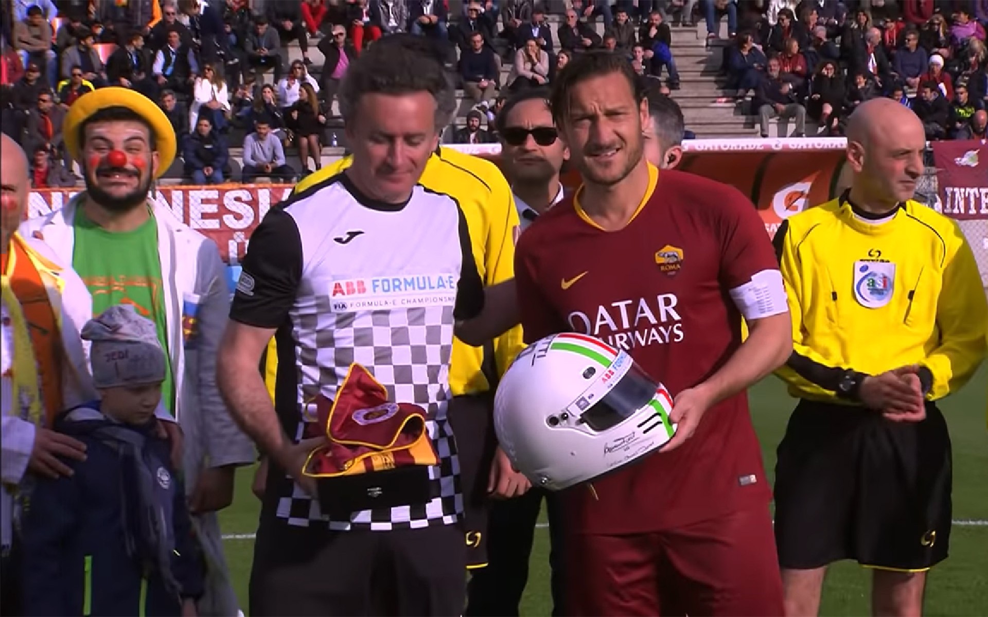 Ο Totti… έμαθε μπάλα στους πιλότους της Formula E (video)