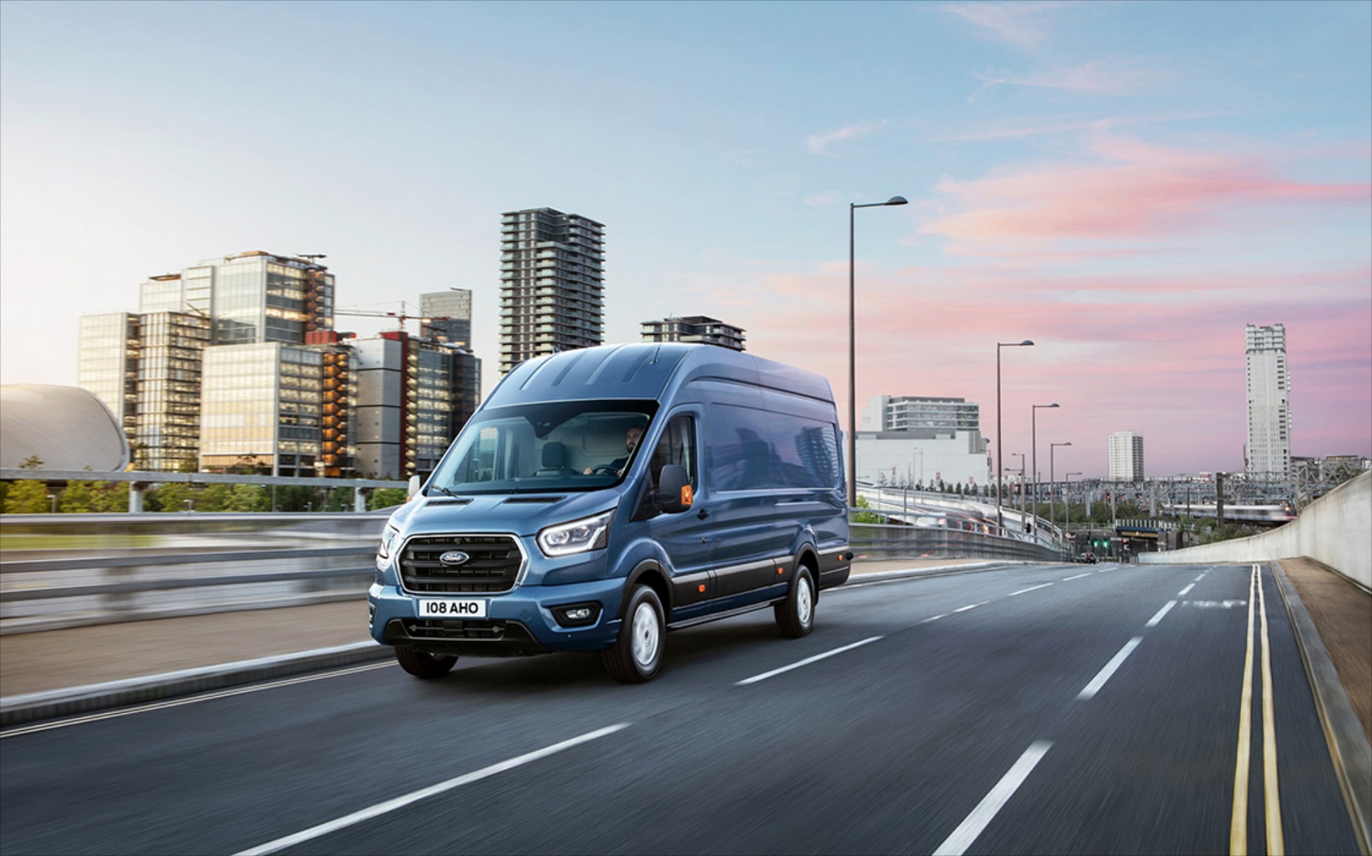 Με μεγαλύτερο ωφέλιμο φορτίο το νέο Ford Transit
