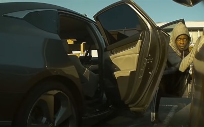 Καρέ-καρέ η διάρρηξη ενός Tesla από απόσταση… αναπνοής (video)