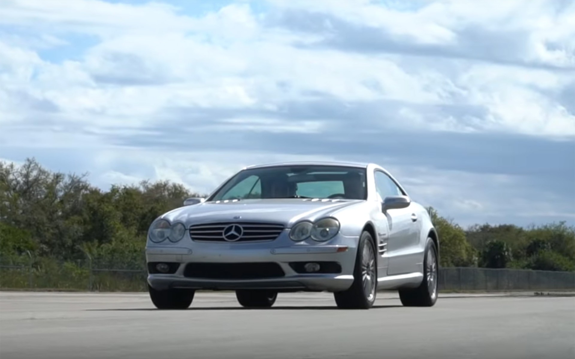 14χρονη Mercedes SL 55 AMG “βρυχάται” στα 315 km/h (video)