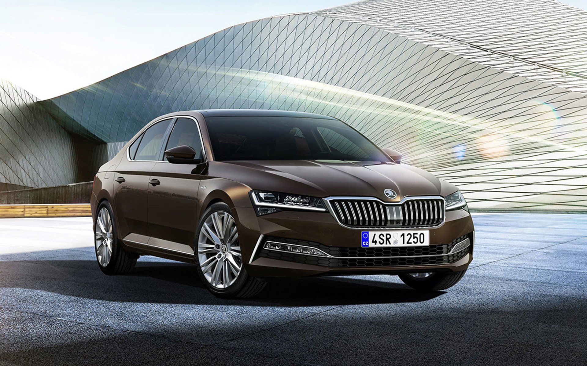 Έτοιμο το πρώτο ανανεωμένο, τρίτης γενιάς Skoda Superb!