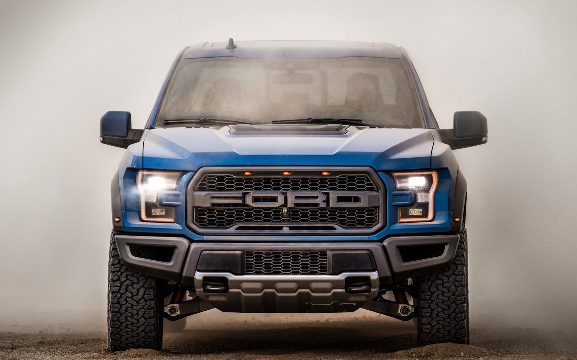 Το Ford F150 Raptor «σπάει» την εργοστασιακή τελική (video)