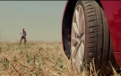 Η Tesla διαφημίζει ένα νέο παιχνίδι σκάκι με επικό βίντεο (video)