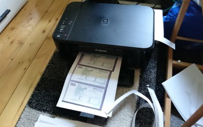 Πήγε να αγοράσει αυτοκίνητο με πλαστά 100ευρα από τον εκτυπωτή της!