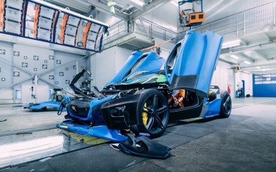 Πώς γίνονται τα crash tests σε ένα hypercar; (video)