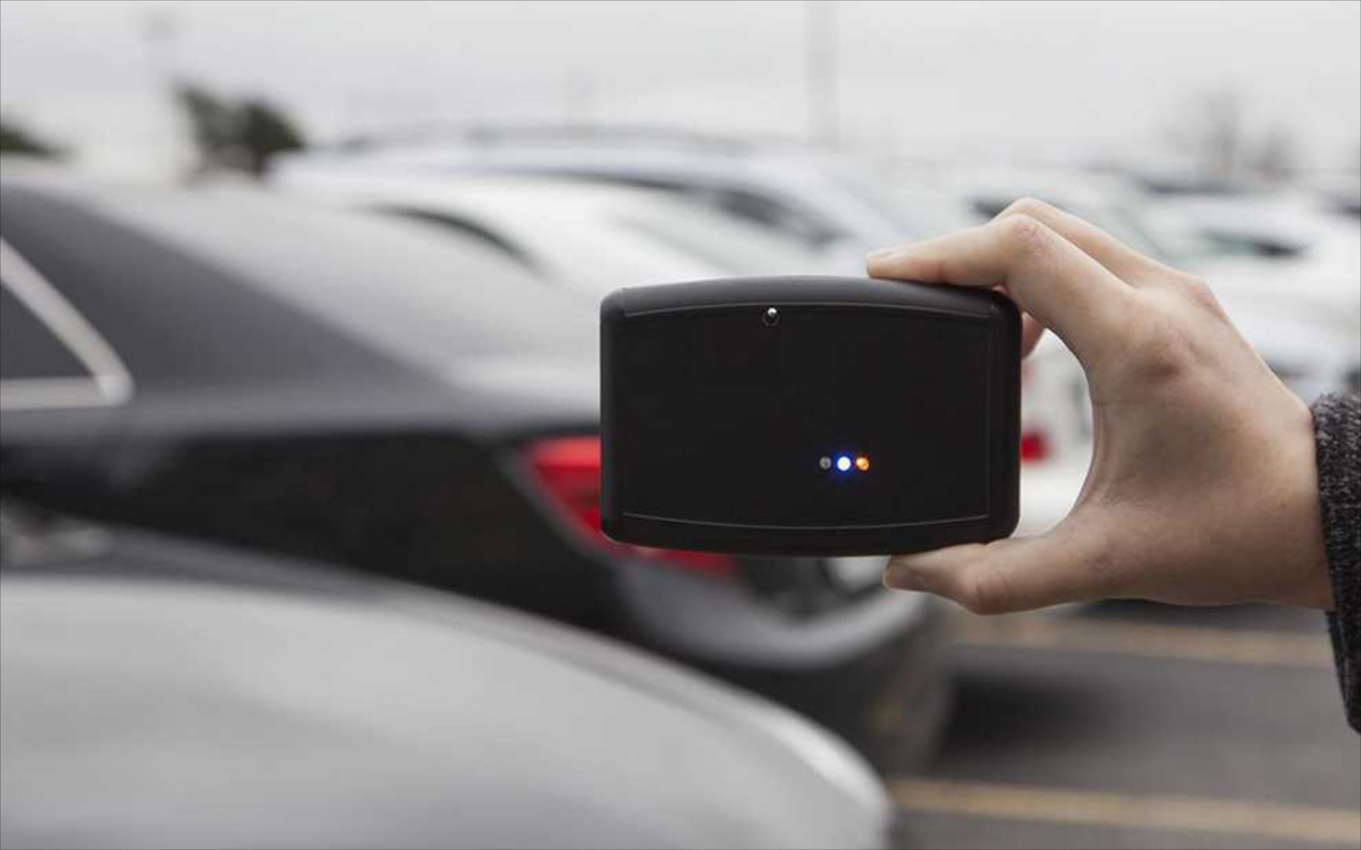 Άνοιγαν αυτοκίνητα με ηλεκτρονική συσκευή μπλοκαρίσματος