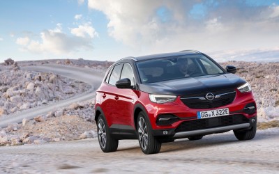 Opel Grandland X: Βενζίνη, diesel ή υβριδικό;