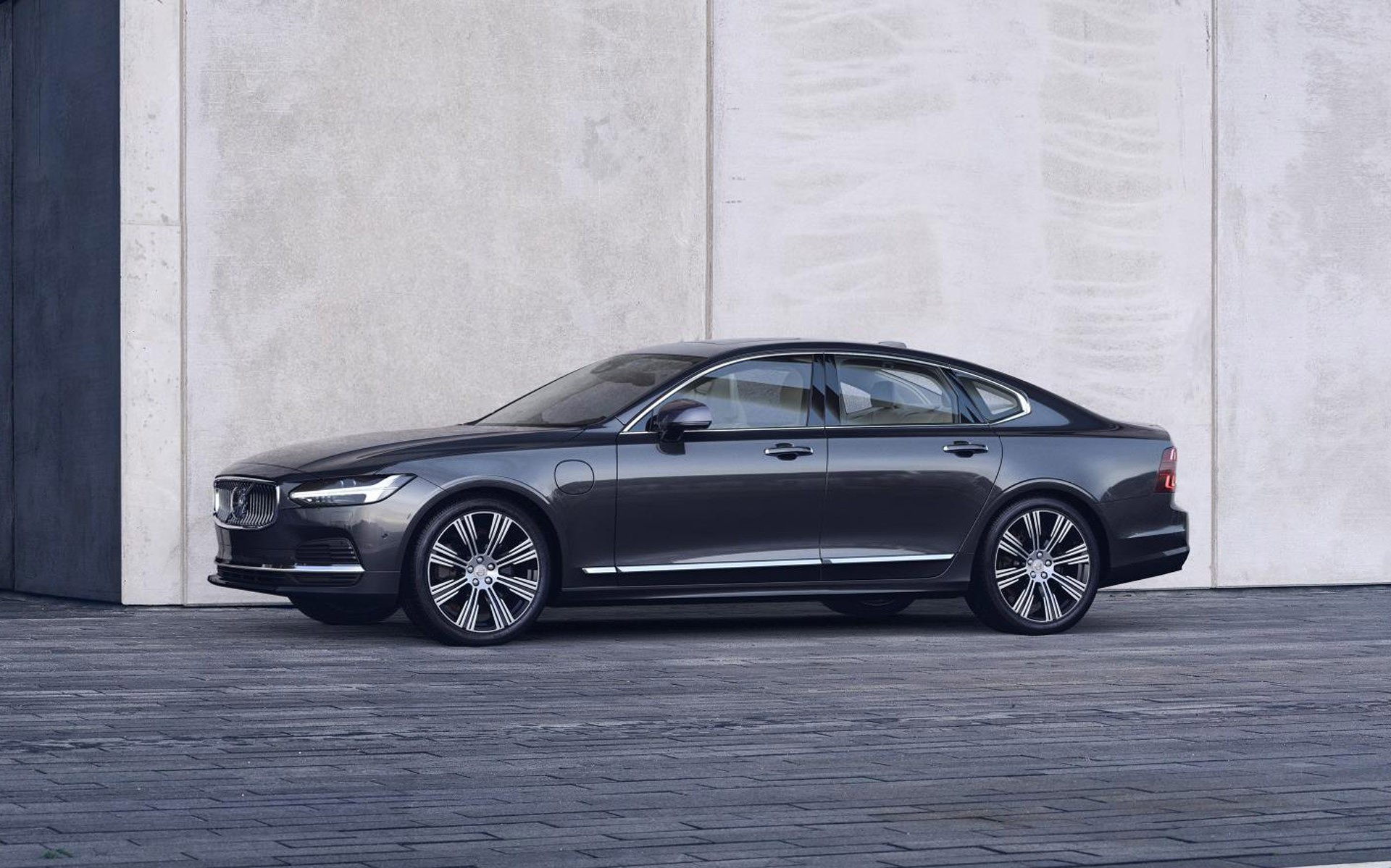 Ανανεωμένα Volvo S90 και V90, με ήπια υβριδική τεχνολογία
