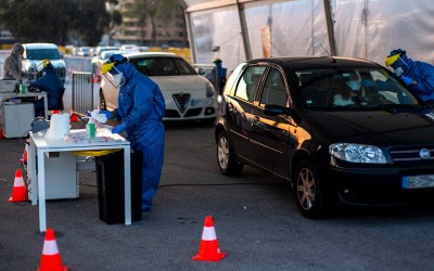 Κορονοϊός: drive-thru test! Δείτε πώς γίνονται σε Video
