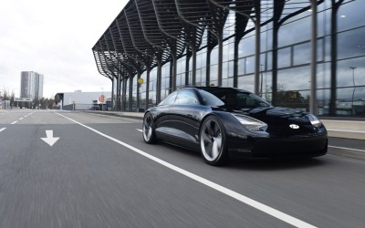 Το αυτοκίνητο που δεν έχει τιμόνι, αλλά joystick (video)