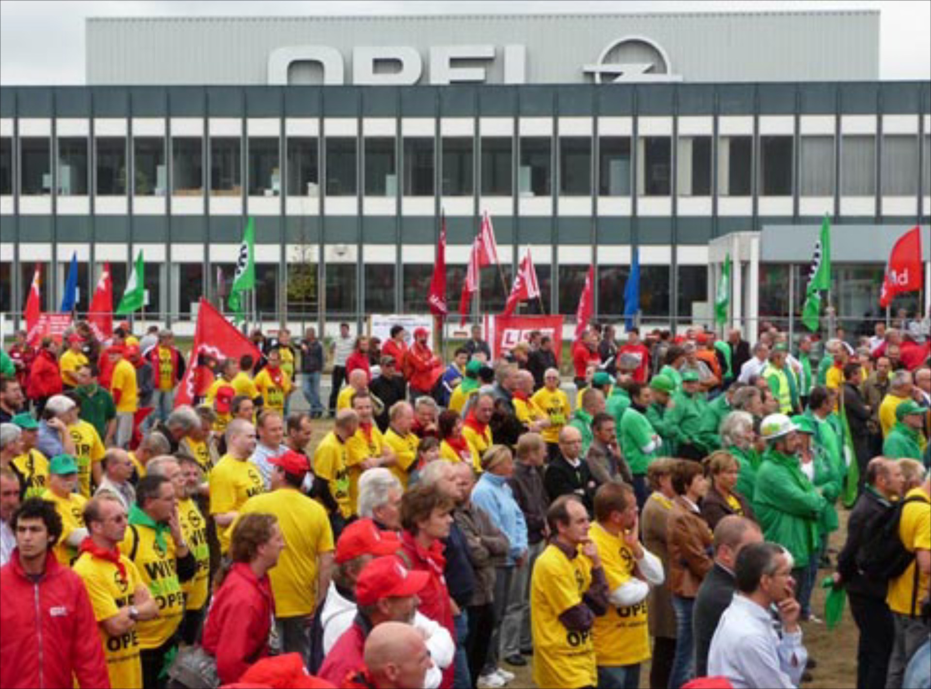 Η Opel δεν ζητά πλέον εγγυήσεις για το δανεισμό της
