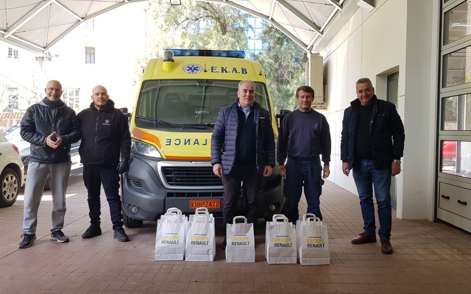 Ιατρικές μάσκες από την Automotivo A.E.B.E. στο ΕΚΑΒ