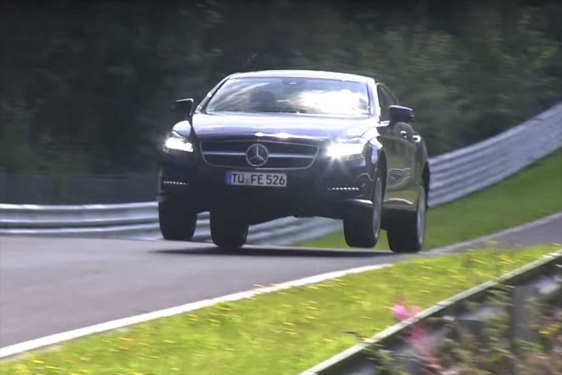 Χαμηλές πτήσεις στο Nurburgring (VIDEO)