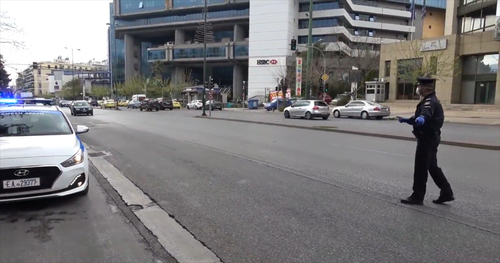 Πλήρη απαγόρευση κυκλοφορίας αυτοκινήτων το Πάσχα σκέφτονται στο Μαξίμου