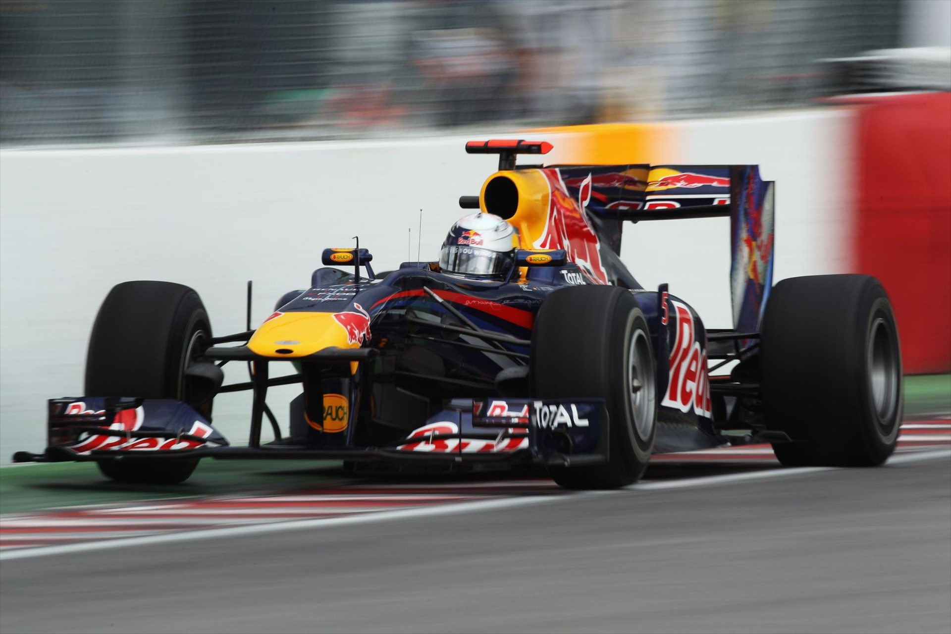 Η Red Bull Racing με βελτιώσεις στην Βαλένθια