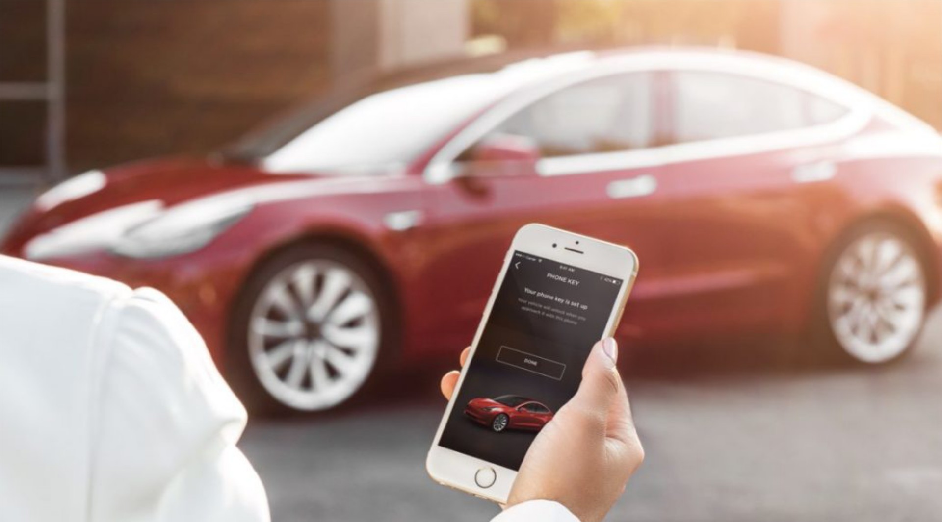Αν έχεις Tesla και αστραπιαία αντανακλαστικά μπορείς να προβείς σε σύλληψη! 