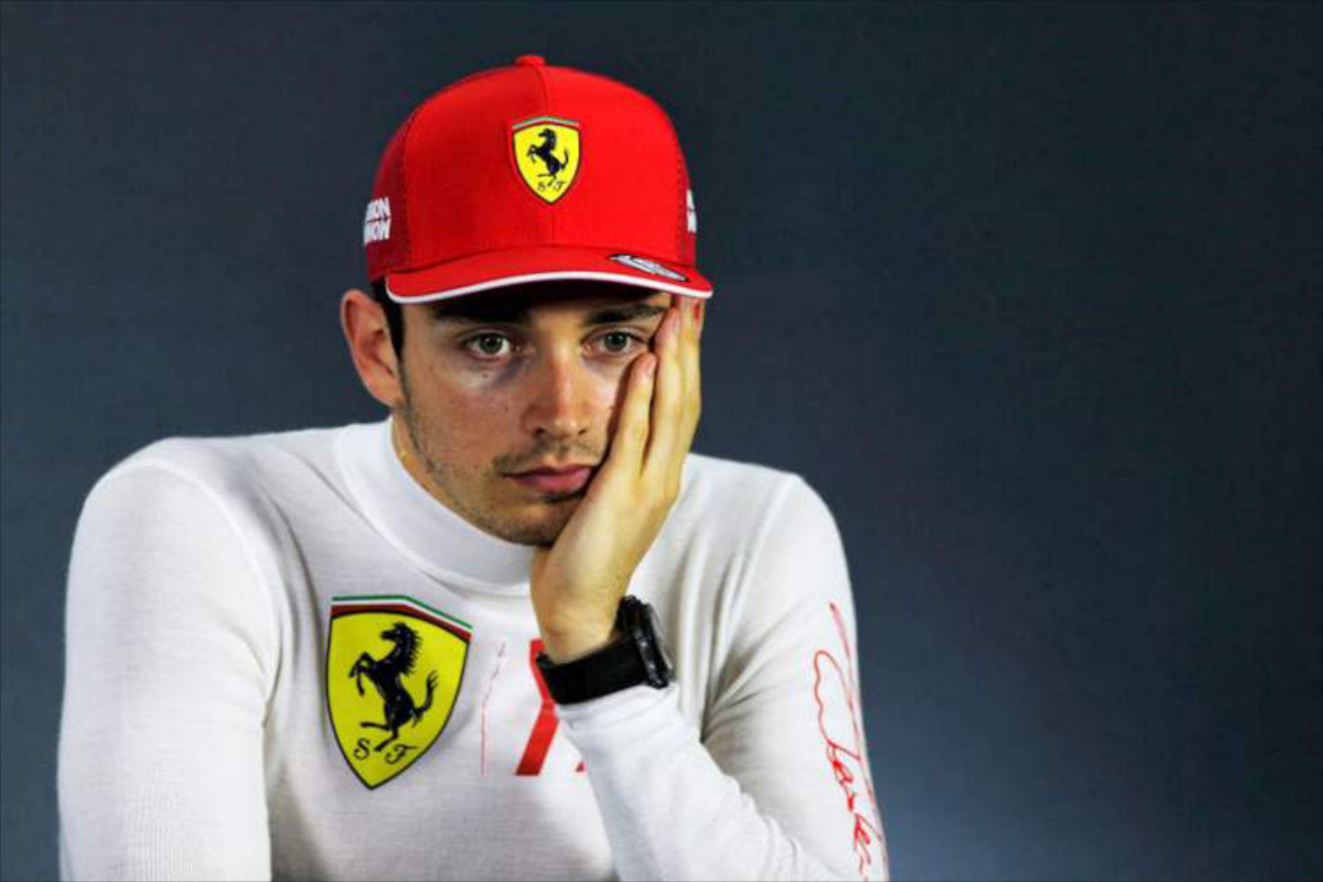 Γιατί κλείδωσε τη φίλη του έξω από το διαμέρισμα ο Charles Leclerc