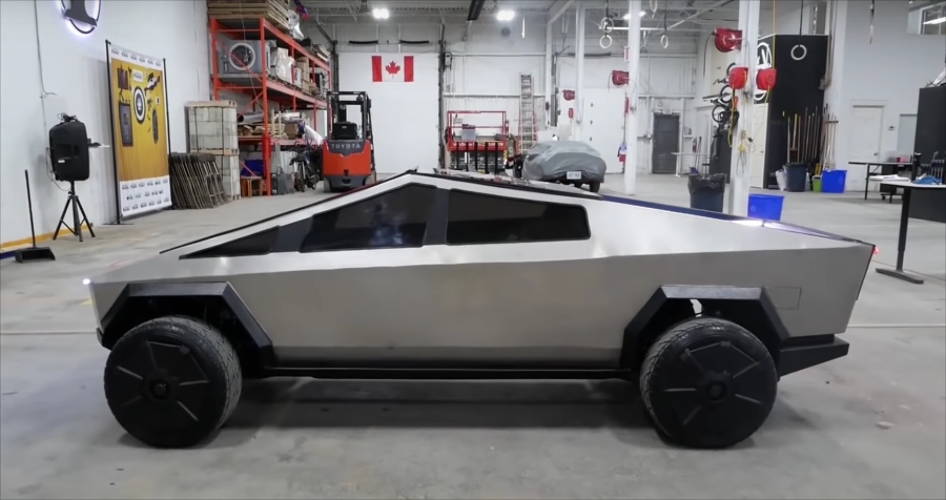 Ένα Tesla Cybertruck «τσέπης» (video)