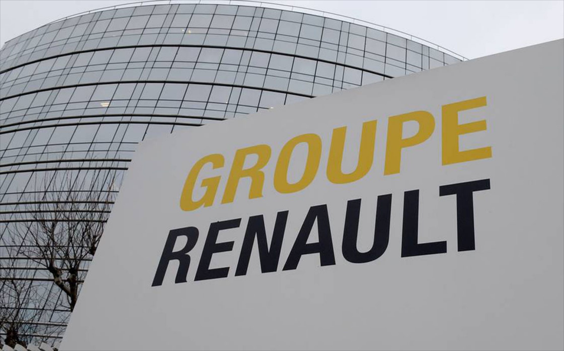 Σε μείωση προσωπικού και παραγωγής οχημάτων προχωρά η Renault