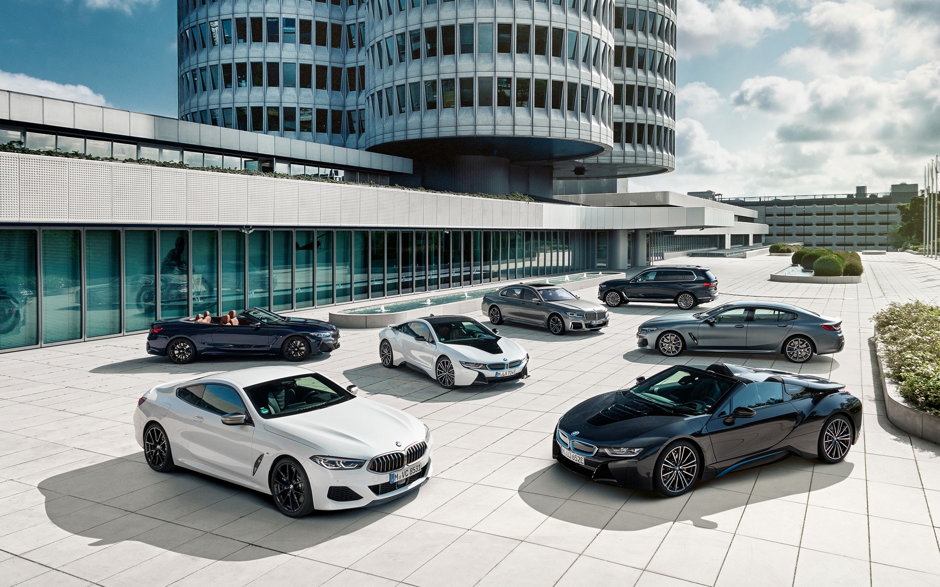 Σε μείωση προσωπικού προσανατολίζεται η BMW