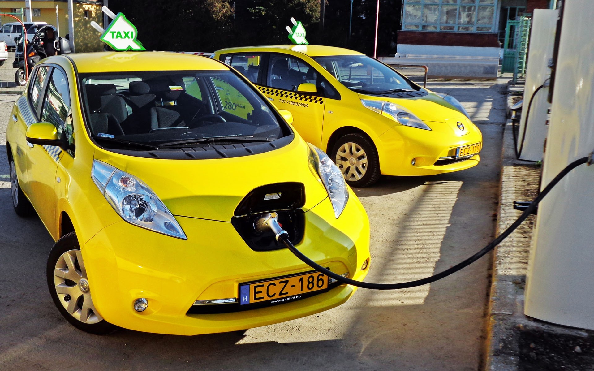 Αγορά ηλεκτρικού ταξί: Όφελος έως 10.500 ευρώ - Πώς θα υπολογίσετε το ποσό επιδότησης (παραδείγματα)