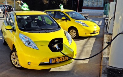 Αγορά ηλεκτρικού ταξί: Όφελος έως 10.500 ευρώ - Πώς θα υπολογίσετε το ποσό επιδότησης (παραδείγματα)