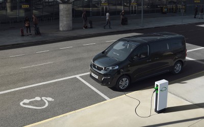 Αγορά ηλεκτρικού ή υβριδικού αυτοκινήτου από εταιρείες: Πώς θα υπολογίσετε το ποσό επιδότησης και τα φορολογικά οφέλη