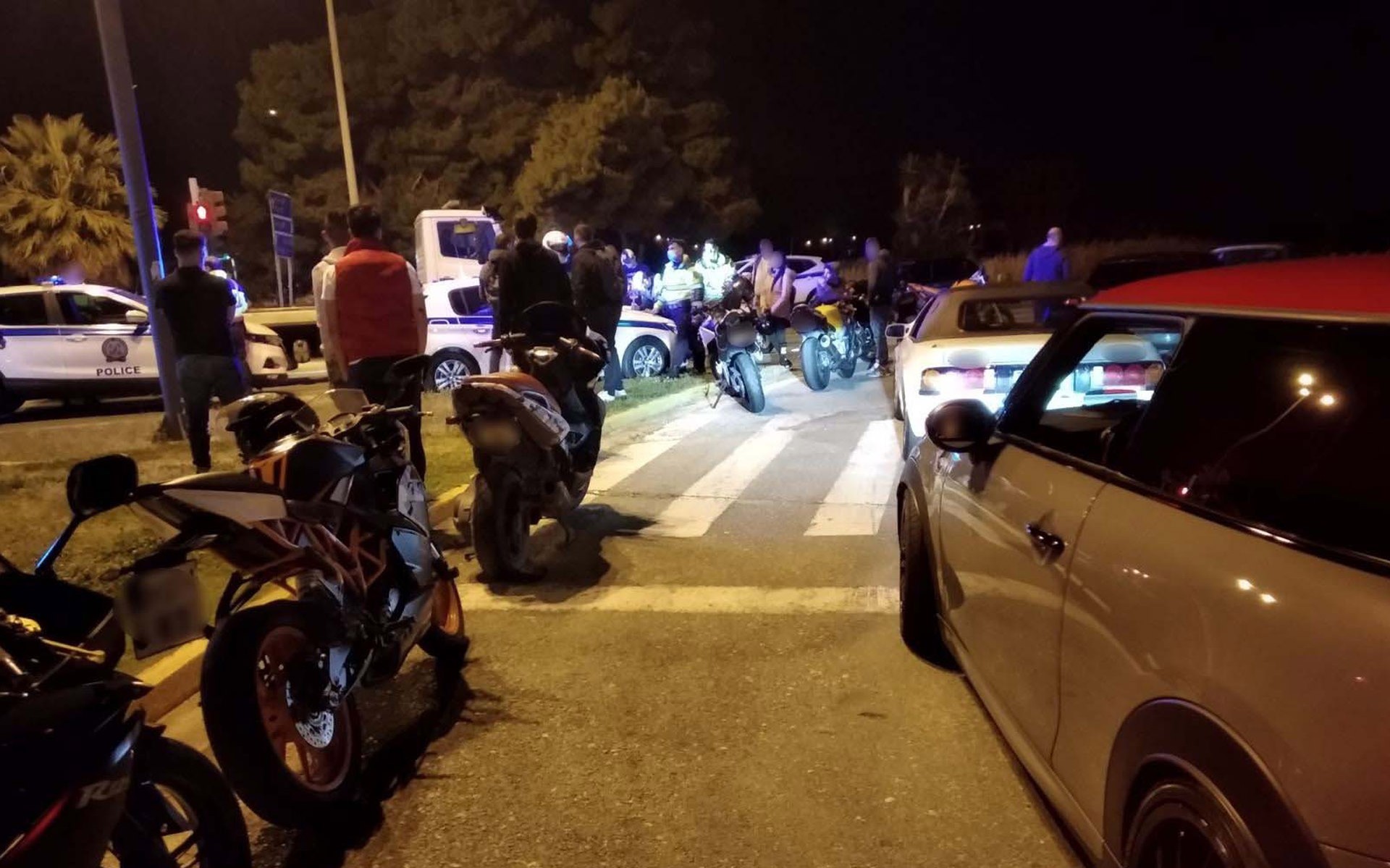 Κόντρες στη Βάρκιζα: Το «κυνήγι» της Τροχαίας συνεχίζεται