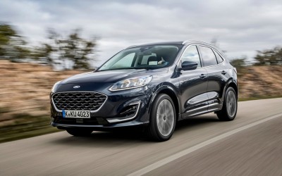 Πόσες διαφορετικές υβριδικές επιλογές έχει η γκάμα του νέου Ford Kuga;