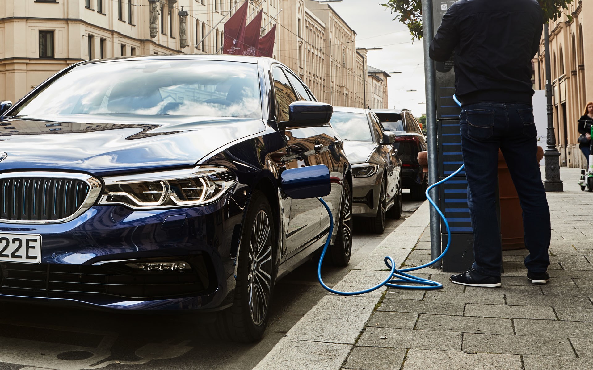 Δωρεάν στάθμευση για τα ηλεκτρικά αυτοκίνητα: Ποια οχήματα τη δικαιούνται