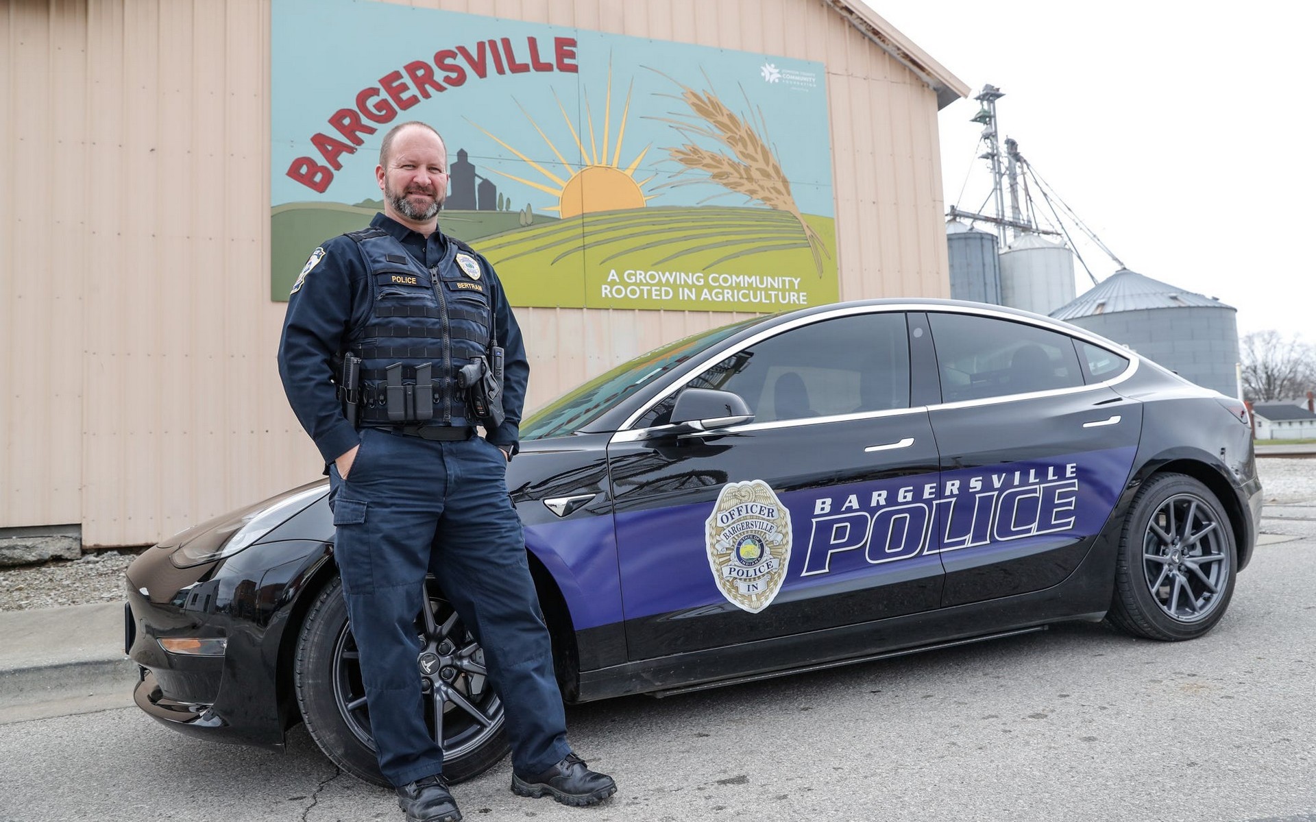 Περιπολικά Tesla για απόδοση και οικονομία!