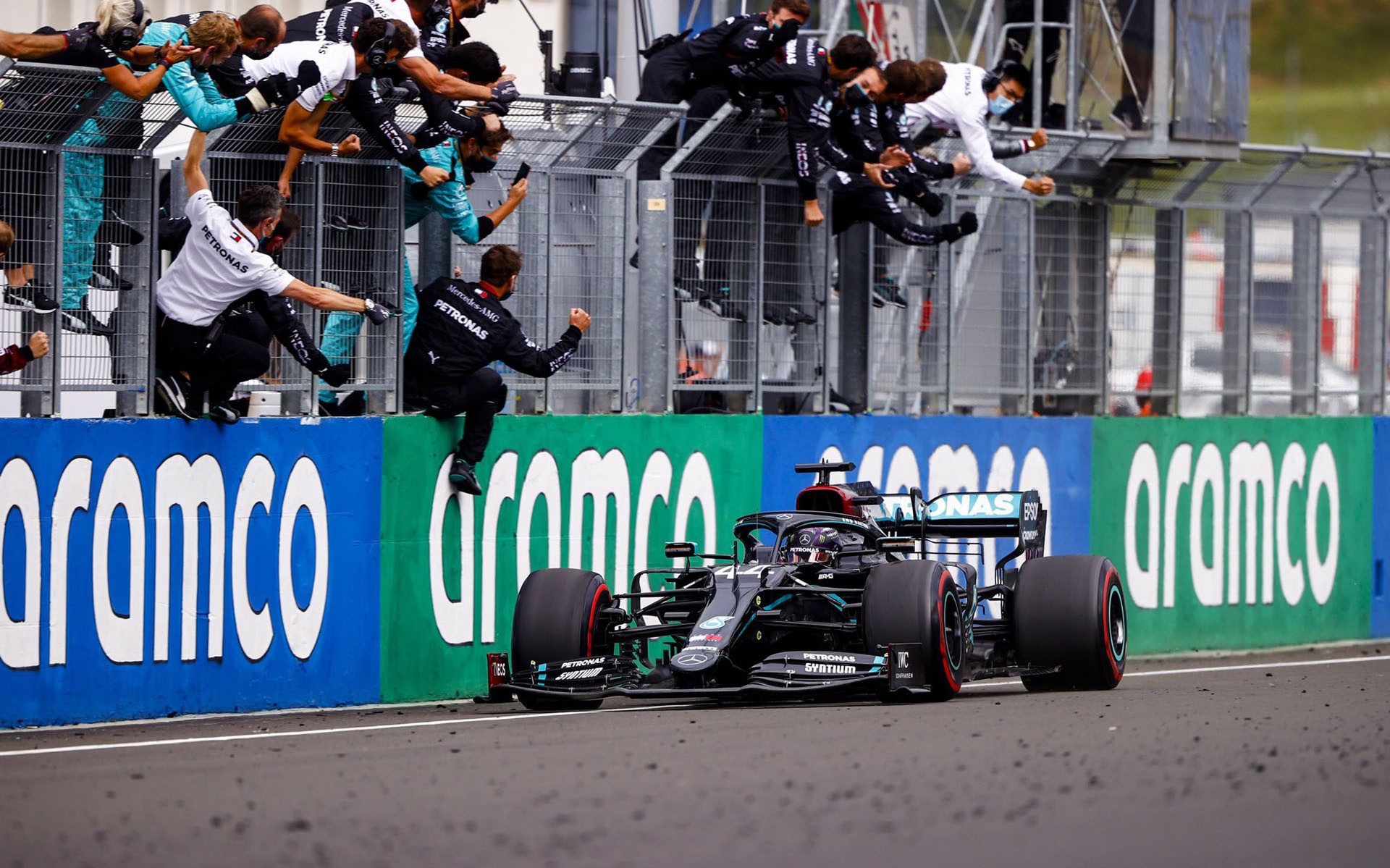 GP Ουγγαρίας: Νικητής ο Hamilton που… έπιασε τον Schumacher