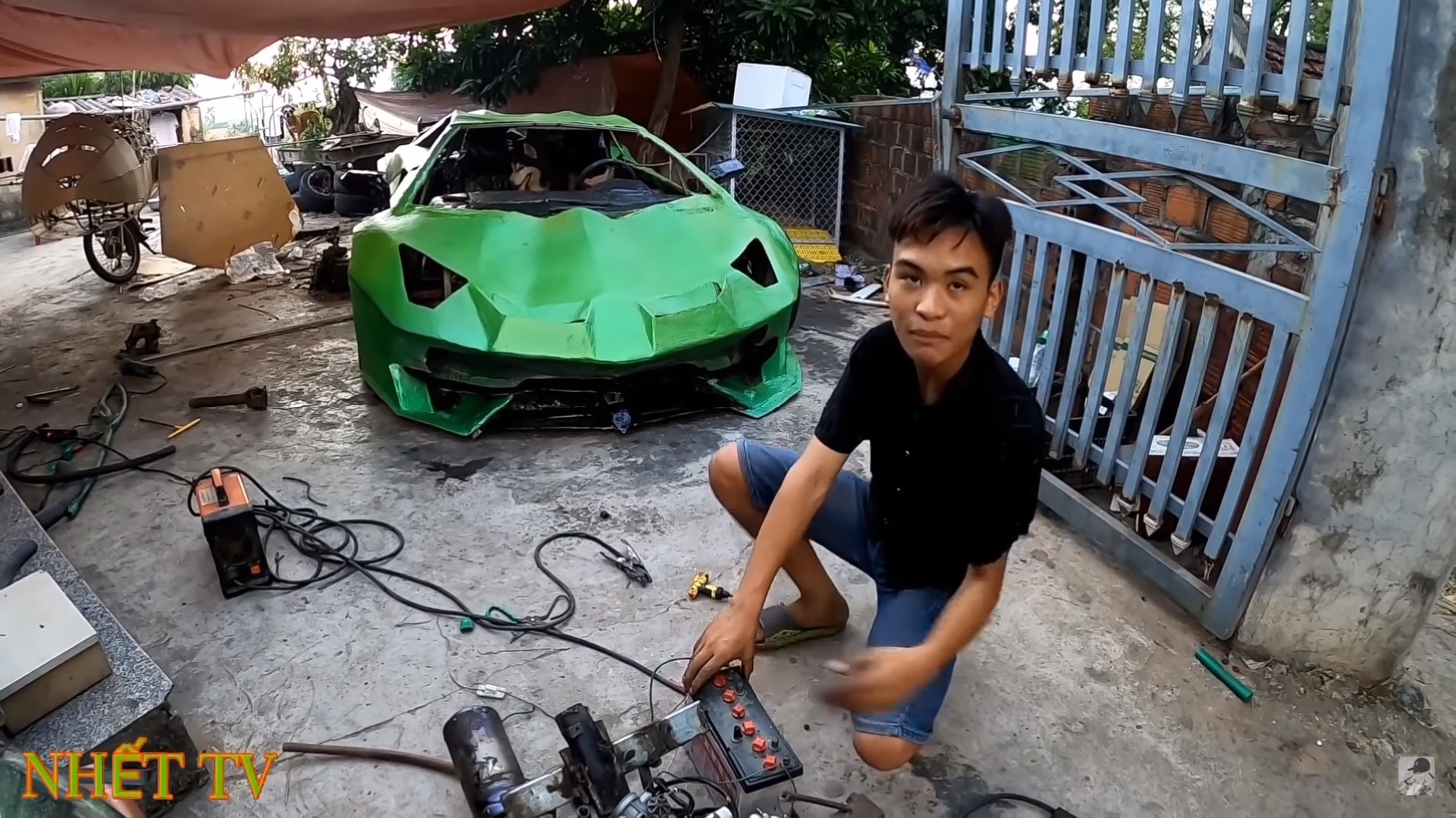 Lamborghini Aventador Replica από... χαρτόνι! [Video] 