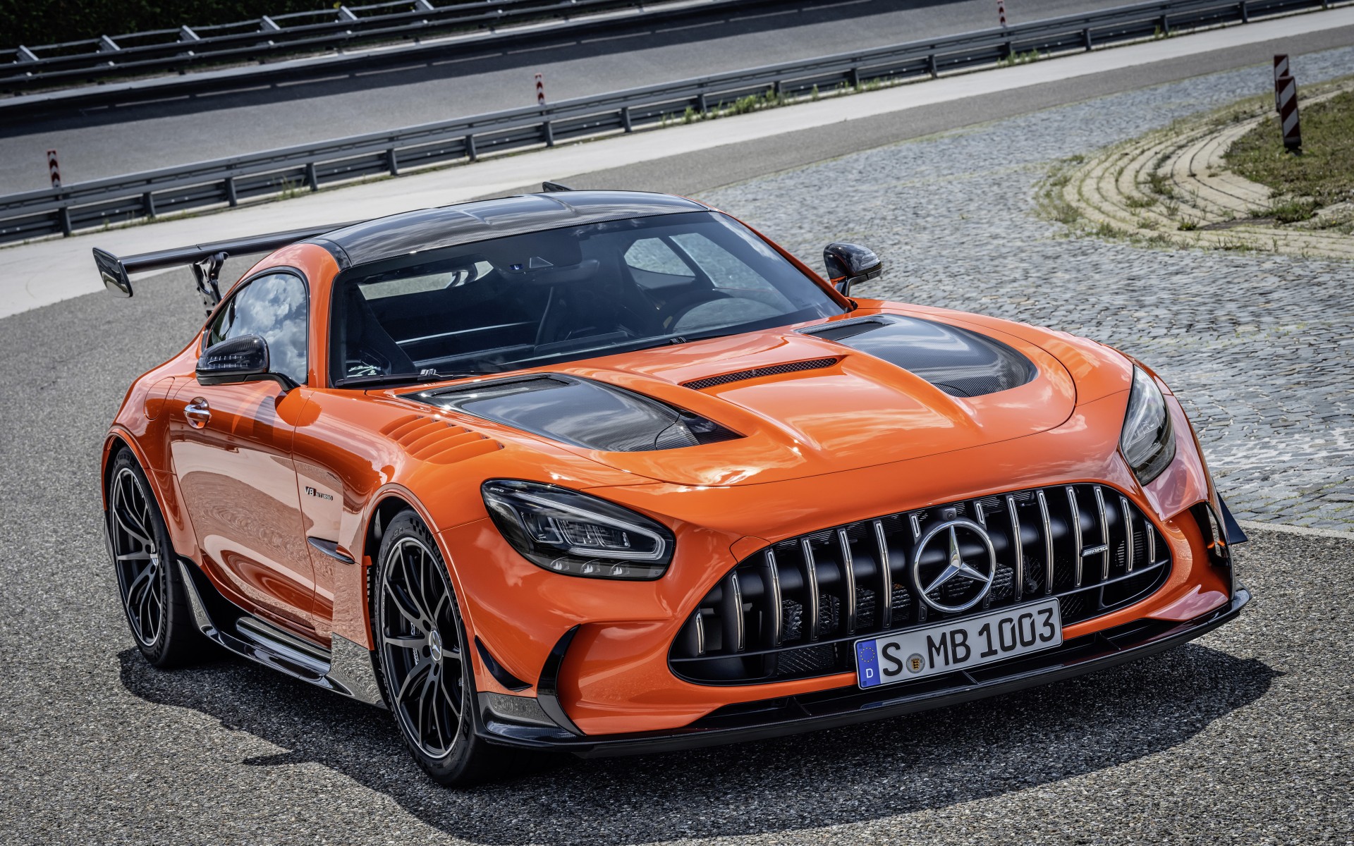 Κοστίζει 335.240 ευρώ και έχει 730 ίππους