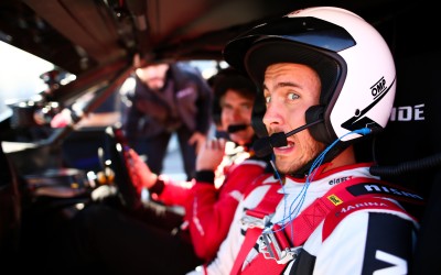 Εξιταρισμένος ο Αζάρ στο τιμόνι του Nissan Leaf Nismo RC (video)