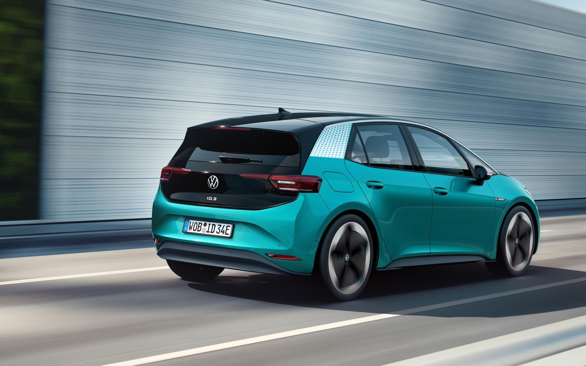 Δείτε αναλυτικά τις τιμές και τον εξοπλισμό για όλες τις εκδόσεις του ηλεκτρικού Volkswagen ID.3