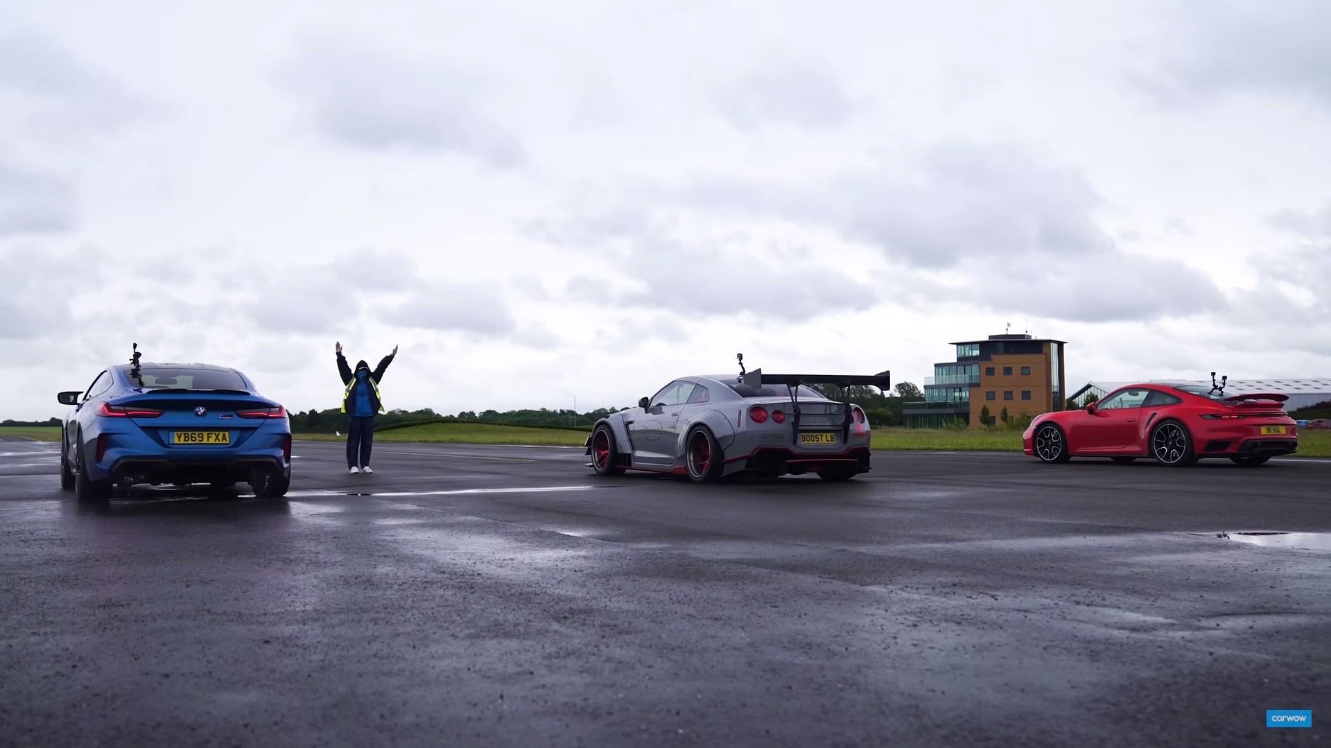 Drag Race: 911 Turbo S vs M8 vs GT-R [Video]