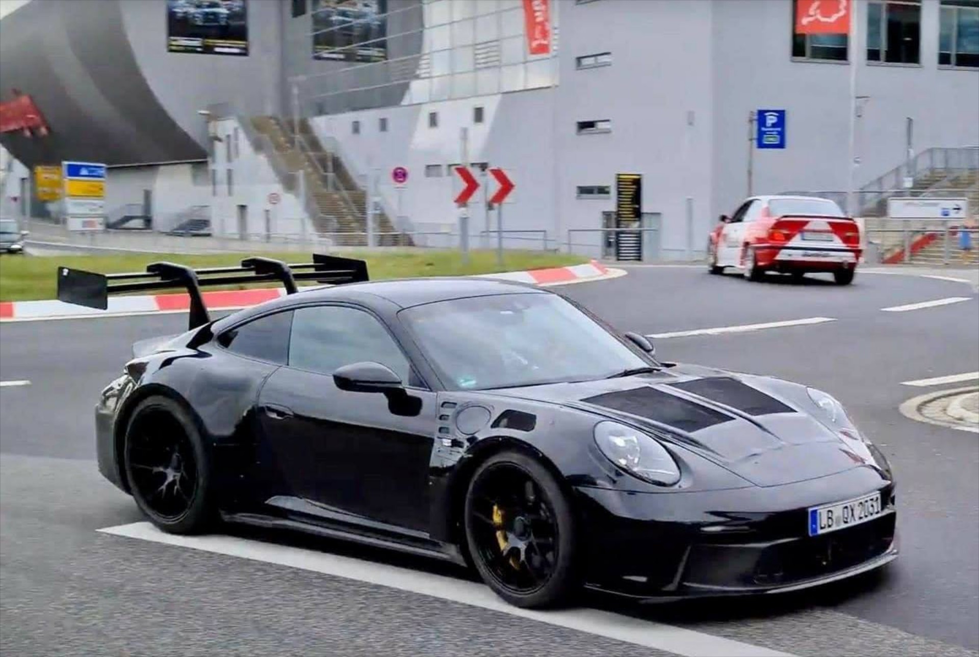 Τι τέρας ετοιμάζει πάλι η Porsche;