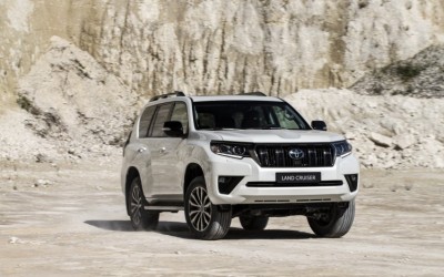 Νέο Toyota Land Cruiser με περισσότερη δύναμη και Black Pack