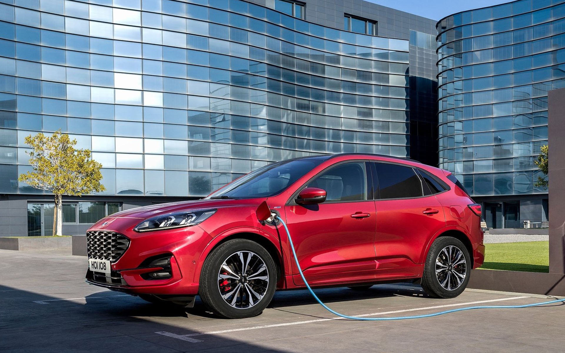 Το μερίδιο των υβριδικών και των ηλεκτρικών αυτοκινήτων εκτοξεύτηκε εν μέσω κορονοϊού