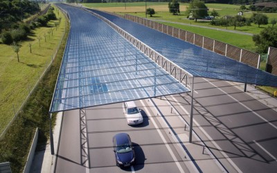 Μεγάλο πρότζεκτ: Φωτοβολταϊκά πάνελ πάνω από αυτοκινητοδρόμους