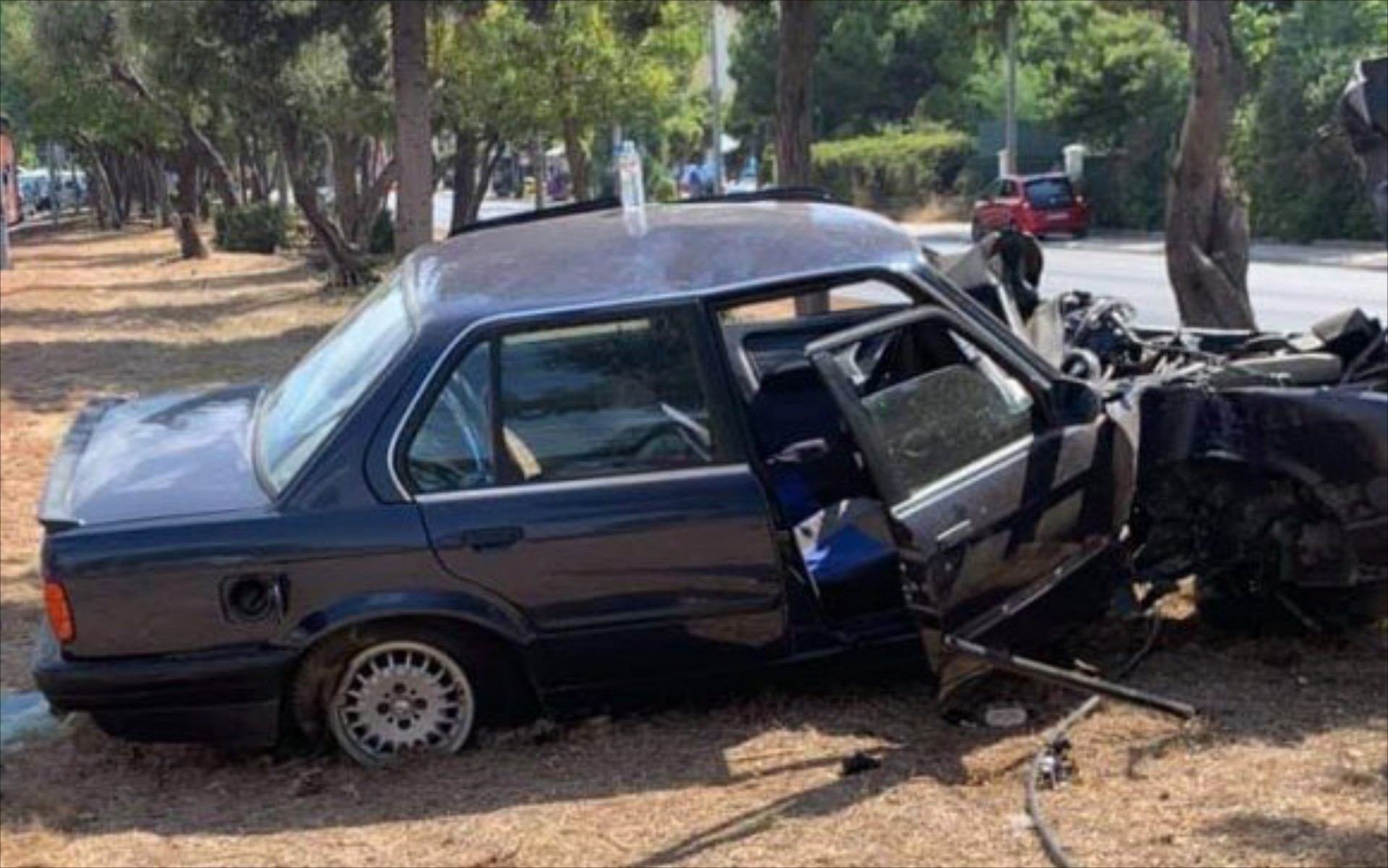 Αστυνομικοί της ΔΙΑΣ έσωσαν οδηγό που χαροπάλευσε στην παραλιακή!