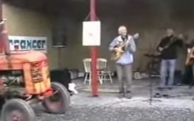 Και στα κρουστά… το τρακτέρ! [VIDEO]