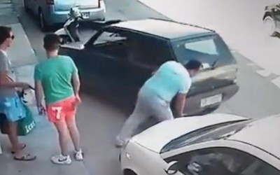 Σε κλείσανε στο παρκάρισμα; Κανένα πρόβλημα [VIDEO]