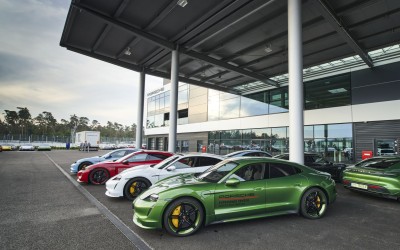 ΗΠΑ: Η Porsche Taycan πουλάει περισσότερο από τις 911, 718 και Panamera