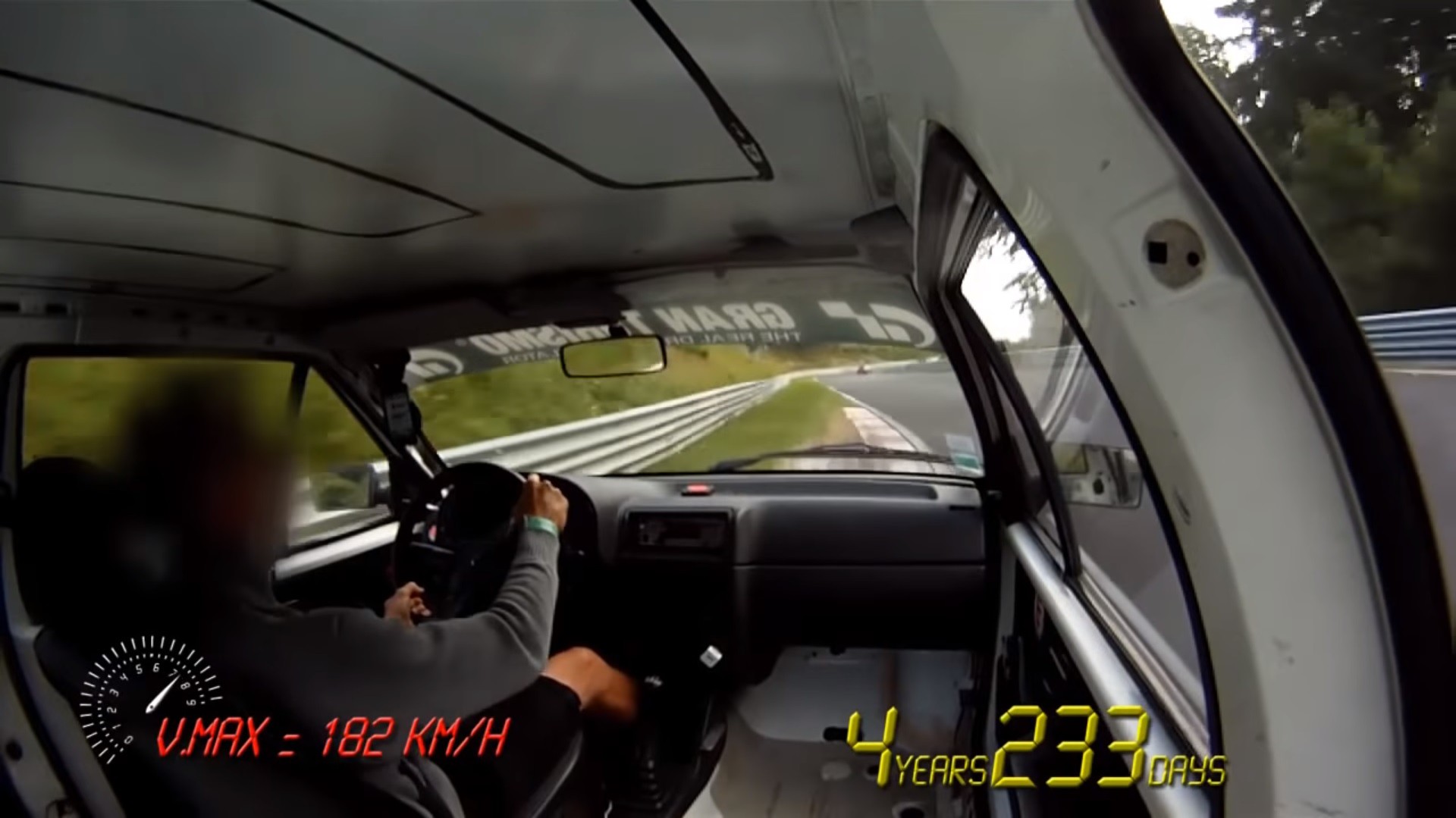 Γυρνώντας το Nurburgring σε κάτω από 10 λεπτά με Citroen AX diesel 52 ίππων [Video]